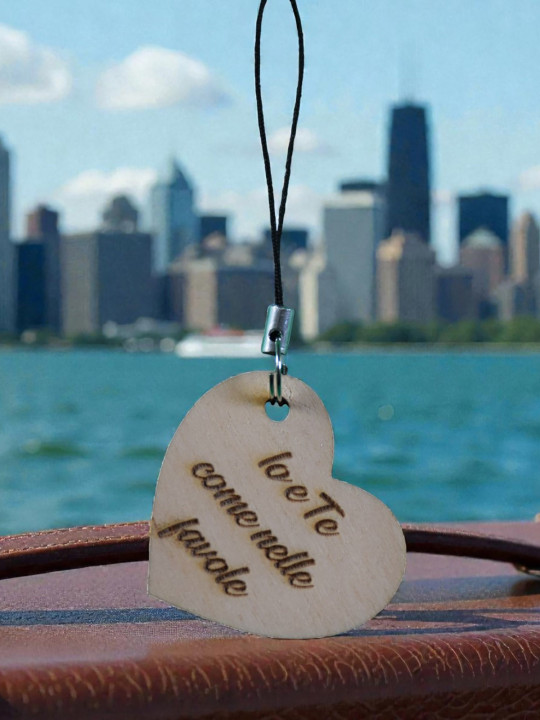 Ciondolo a cuore in legno