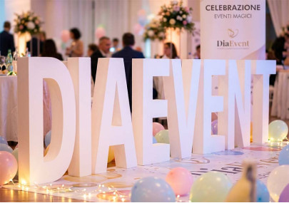 Taglio Sagomato del Polistirolo: Allestimenti Leggeri dal Grande Impatto Visivo immagine