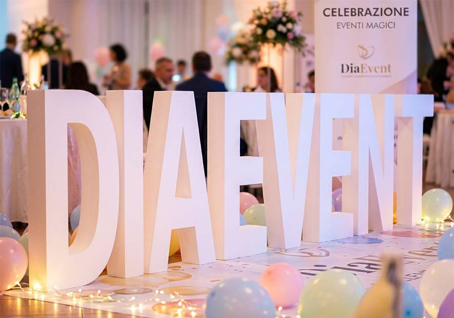 Taglio Sagomato del Polistirolo: Allestimenti Leggeri dal Grande Impatto Visivo